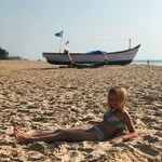 @instagram: #varca #varcabeach #daughter #india #indianocean #daughter #beach#сладенькая