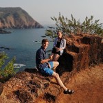 @instagram: Привет!
Я Маша, а на фото  рядом Илюша)
И мы уже побывали в нашем первом путешествии! (Давайте оговоримся сразу, в первом совместном путешествии, да и не первое оно, раз уж на то пошло) 
Куда занесло нас в канун нового 2019 года?
Индия ????????!
Штат Гоа.