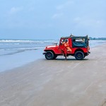 @instagram: На пляже всегда дежурят спасатели, ходят, свистят, если кто-то зашёл глубоко ????
.
А глубоко для них порой даже по пояс, но, если есть волны ???? это может быть опасно ????