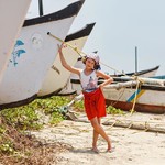 @instagram: К Аравийскому морю приглядывались, приныривались долго) Горячее в марте, белено-зеленое, жгуче-соленое! Точно для настоящих флибустьеров, а не туристов) #travel  #гоа  #путешествуемсдетьми  #каникулы  #путешествие  #индия #goa  #kidstravel  #nikazhuk  #пл