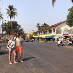 @instagram: Итак мы снова в Бенаулиме на главном перекрестке с дорогой Бенаулим-Колва роад! Почему? Потому что именно отсюда можно добраться до еще одного, нового, пляжа в нашем списке! ????????
#NamasteIndia_Stacy_Mali????????
#Stacy_Mali_Video
#StacyVideo
#Stacy_Ma