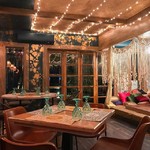 @instagram: #ambience #restaurant #OldBombay #arpora #baga #calangute #goa #shotOniPhone @oldbombay.bar