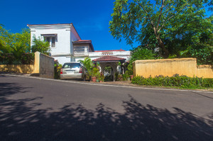 Orchard House — Luxury villa for rent in Pilerne