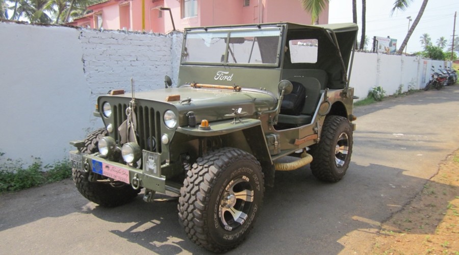 Army Jeep — In Cavelossim