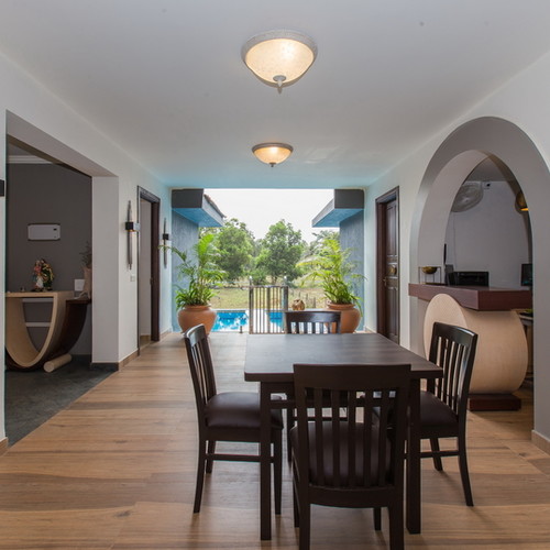 Arpora Villa: dining area