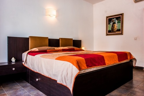 Villa ensuite bedroom