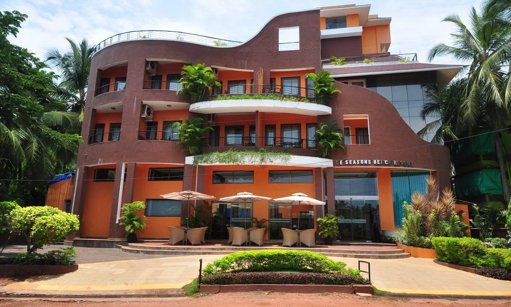 Le Seasons Beach Resort Goa in Candolim